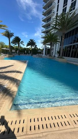 16385 Biscayne Blvd 2418, North Miami Beach, FL 33160