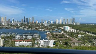 16385 Biscayne Blvd 2418, North Miami Beach, FL 33160
