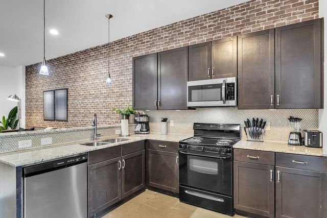 210 30th Ave N Apt 207, Nashville, TN 37203