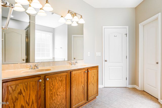1033 Crystalwater Drive, Fuquay Varina, NC 27526