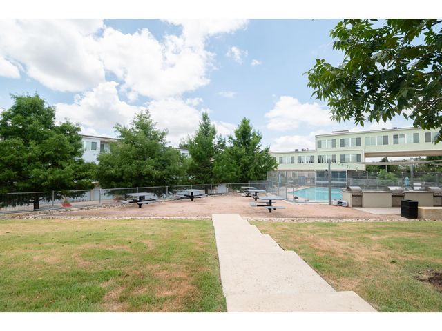 604 N Bluff DR 210, Austin, TX 78745