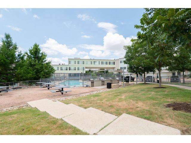 604 N Bluff DR 210, Austin, TX 78745