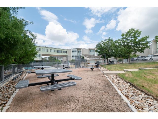 604 N Bluff DR 210, Austin, TX 78745