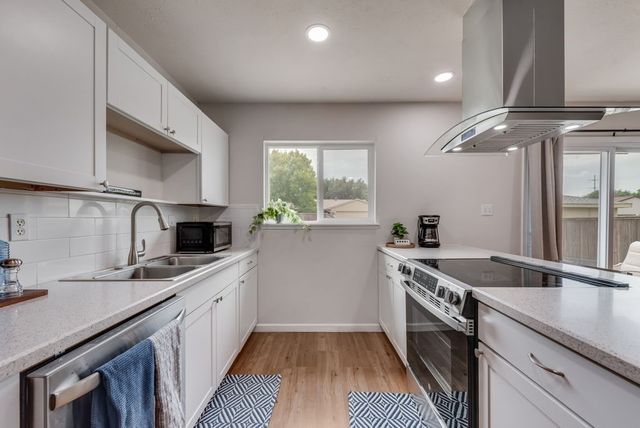 5317 Rutledge Court, The Colony, TX 75056