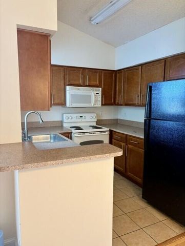 7610 WESTWOOD Drive 127, Tamarac, FL 33321