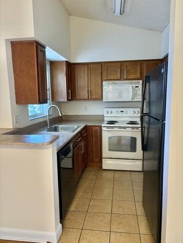 7610 WESTWOOD Drive 127, Tamarac, FL 33321