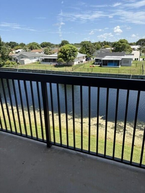 7610 WESTWOOD Drive 127, Tamarac, FL 33321