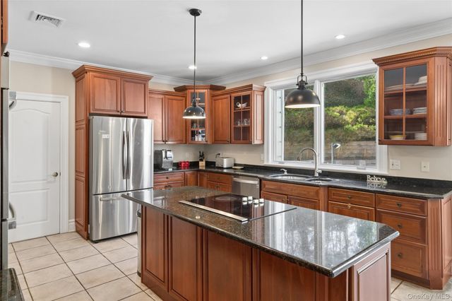 1550 Laurel Hollow Road, Laurel Hollow, NY 11791