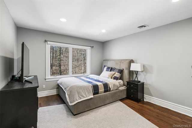 1550 Laurel Hollow Road, Laurel Hollow, NY 11791