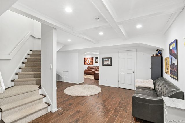 1550 Laurel Hollow Road, Laurel Hollow, NY 11791