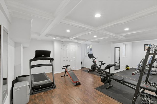1550 Laurel Hollow Road, Laurel Hollow, NY 11791