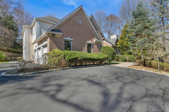 1550 Laurel Hollow Road, Laurel Hollow, NY 11791