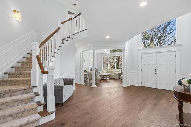 1550 Laurel Hollow Road, Laurel Hollow, NY 11791