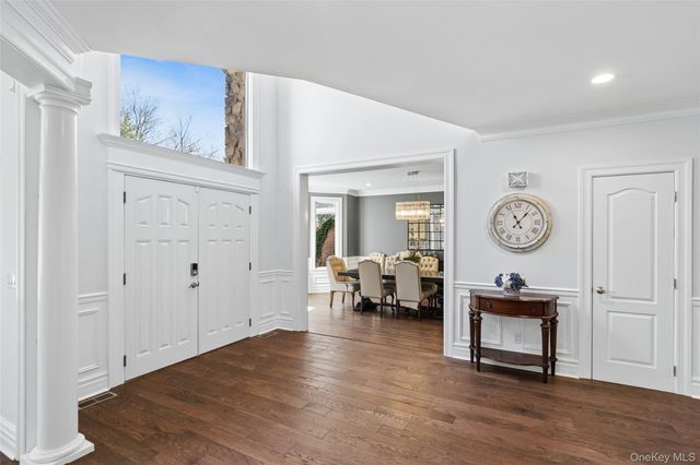1550 Laurel Hollow Road, Laurel Hollow, NY 11791
