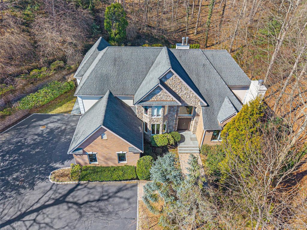 1550 Laurel Hollow Road, Laurel Hollow, NY 11791