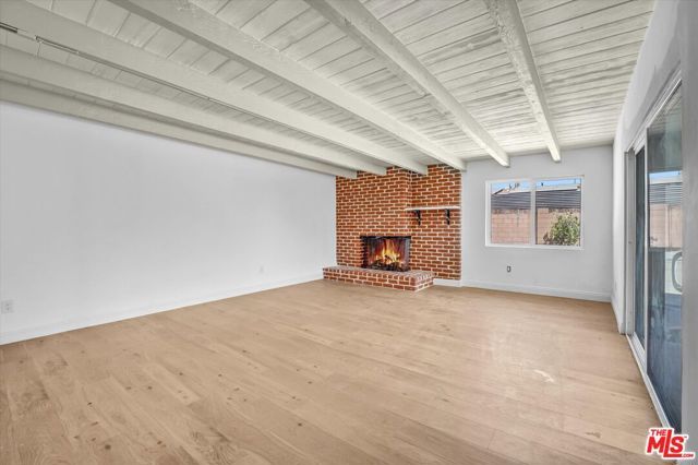 21001 Gault Street, Los Angeles, CA 91303