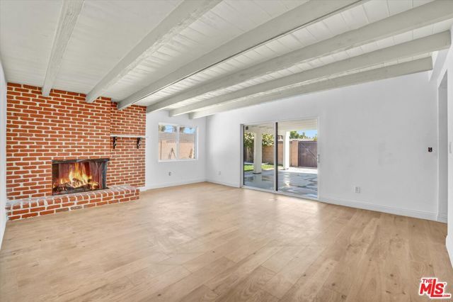 21001 Gault Street, Los Angeles, CA 91303