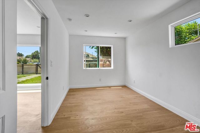 21001 Gault Street, Los Angeles, CA 91303