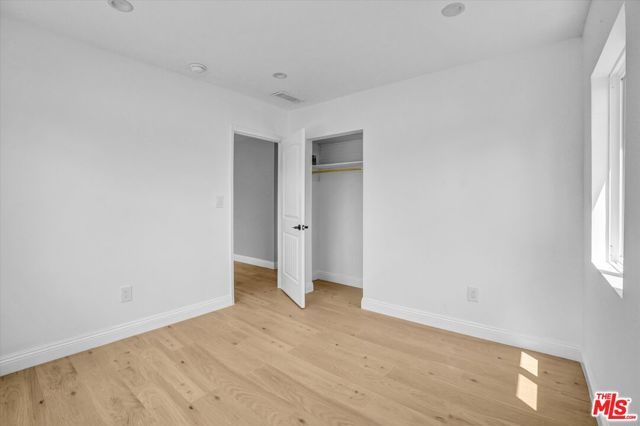 21001 Gault Street, Los Angeles, CA 91303