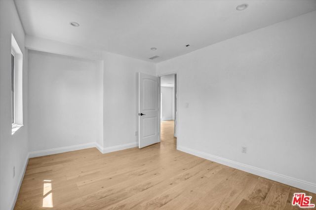 21001 Gault Street, Los Angeles, CA 91303