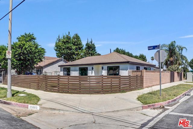21001 Gault Street, Los Angeles, CA 91303