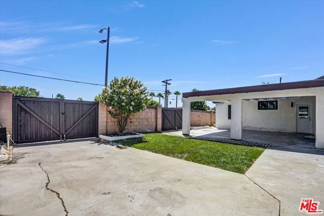21001 Gault Street, Los Angeles, CA 91303
