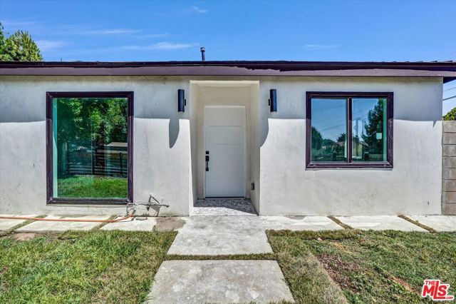 21001 Gault Street, Los Angeles, CA 91303