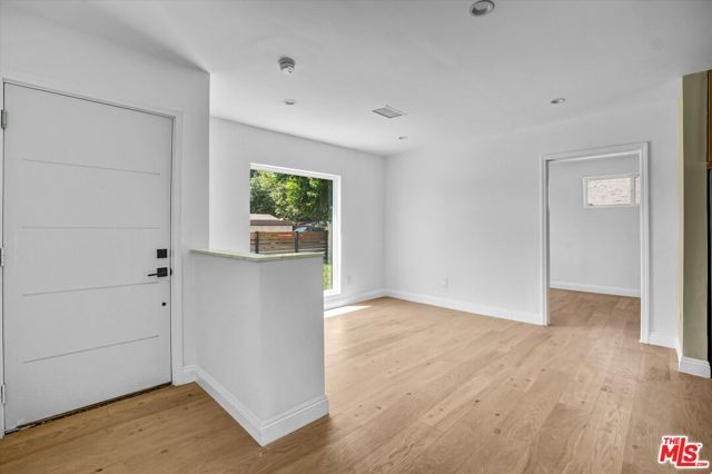 21001 Gault Street, Los Angeles, CA 91303