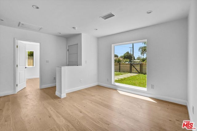 21001 Gault Street, Los Angeles, CA 91303
