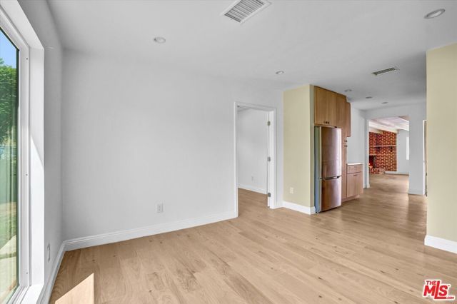 21001 Gault Street, Los Angeles, CA 91303