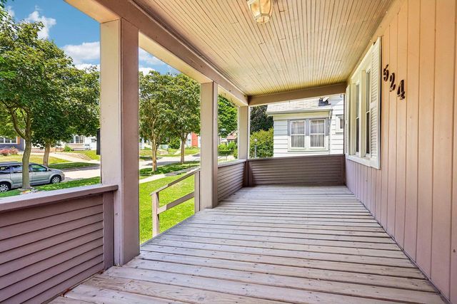 524 S Oak Park COURT, Milwaukee, WI 53214