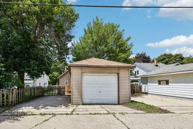 524 S Oak Park COURT, Milwaukee, WI 53214