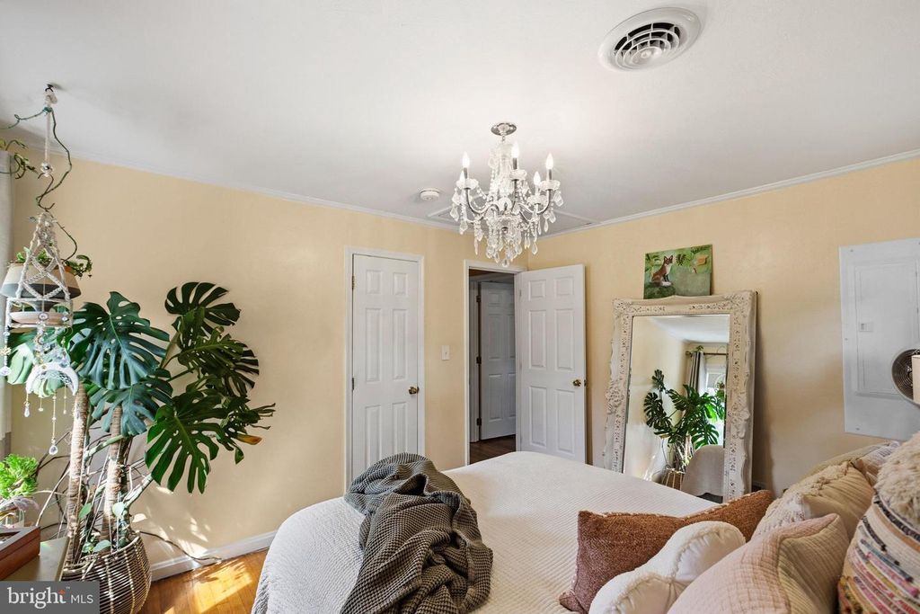 Image 21 of property listing at 43091 JOY LN, Hollywood, MD 20636