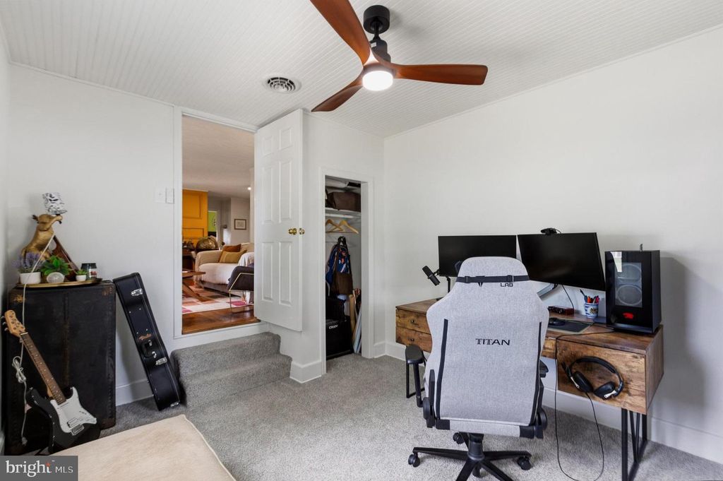 Image 25 of property listing at 43091 JOY LN, Hollywood, MD 20636