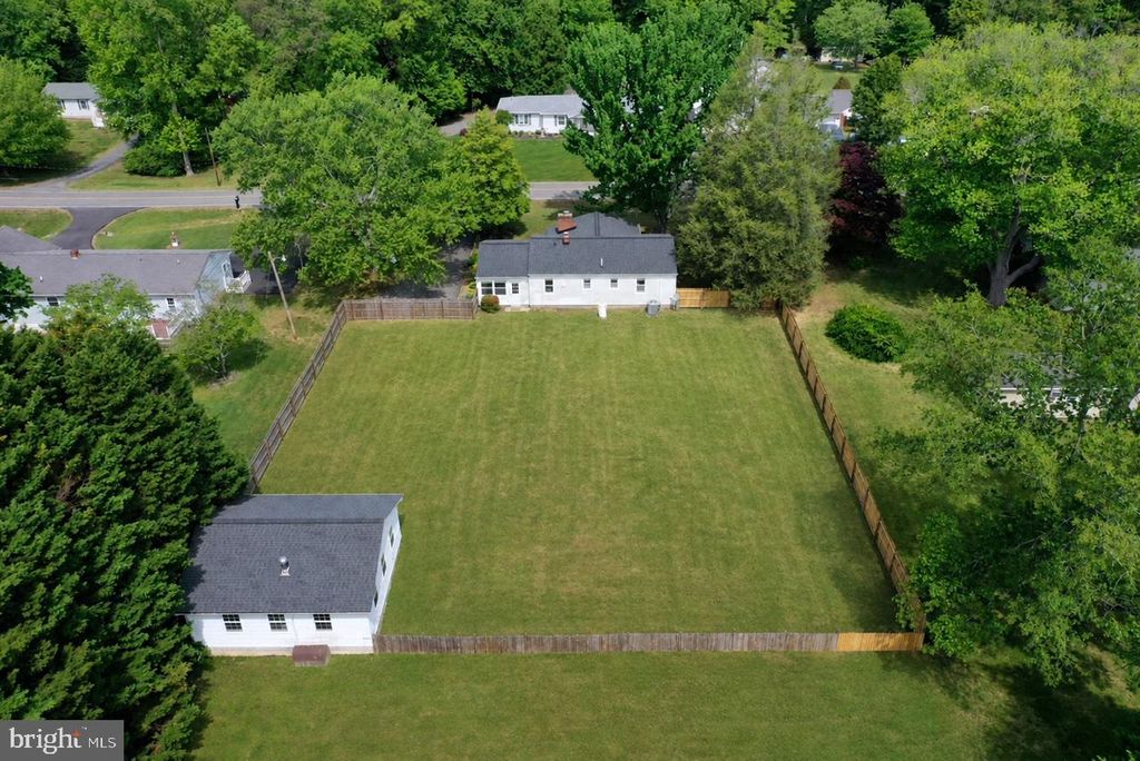 Image 7 of property listing at 43091 JOY LN, Hollywood, MD 20636