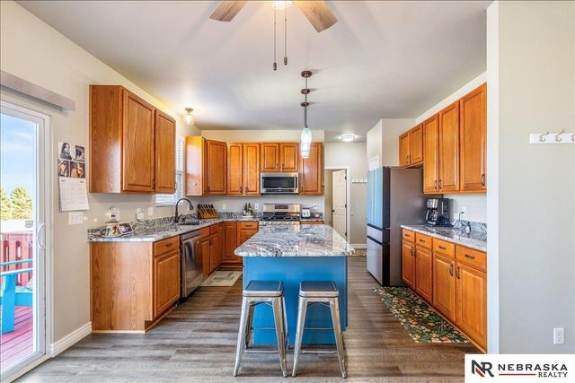 2201 S River Rock Dr Drive, Papillion, NE 68046