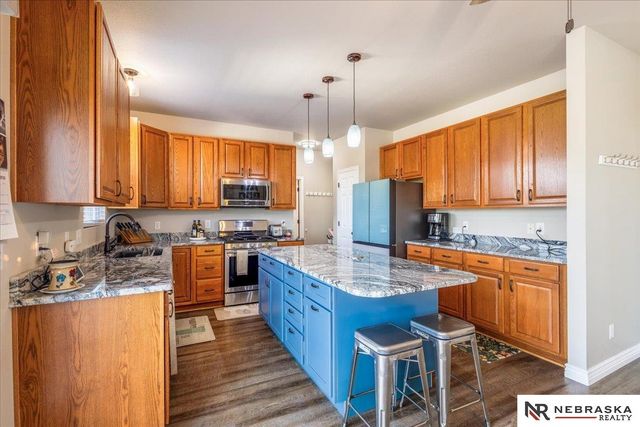 2201 S River Rock Dr Drive, Papillion, NE 68046