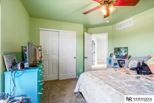 2201 S River Rock Dr Drive, Papillion, NE 68046