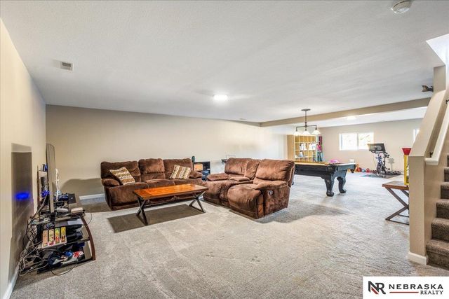 2201 S River Rock Dr Drive, Papillion, NE 68046