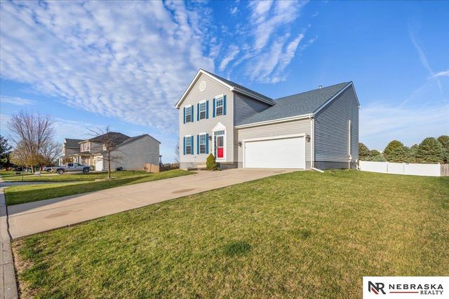 2201 S River Rock Dr Drive, Papillion, NE 68046