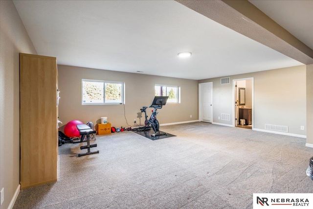 2201 S River Rock Dr Drive, Papillion, NE 68046