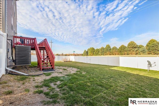 2201 S River Rock Dr Drive, Papillion, NE 68046