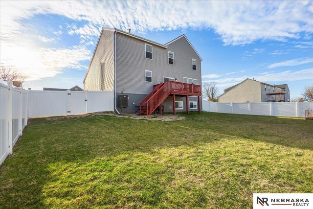 2201 S River Rock Dr Drive, Papillion, NE 68046