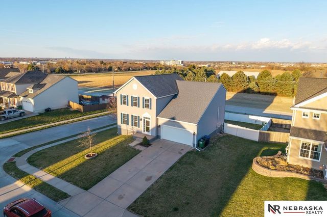 2201 S River Rock Dr Drive, Papillion, NE 68046