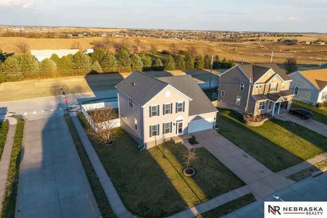 2201 S River Rock Dr Drive, Papillion, NE 68046