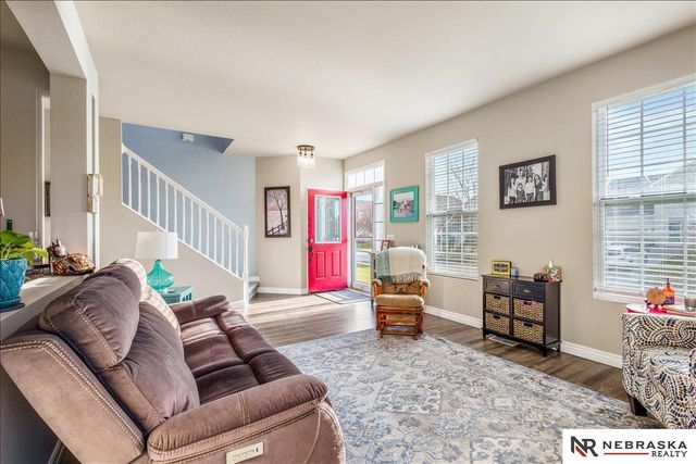 2201 S River Rock Dr Drive, Papillion, NE 68046