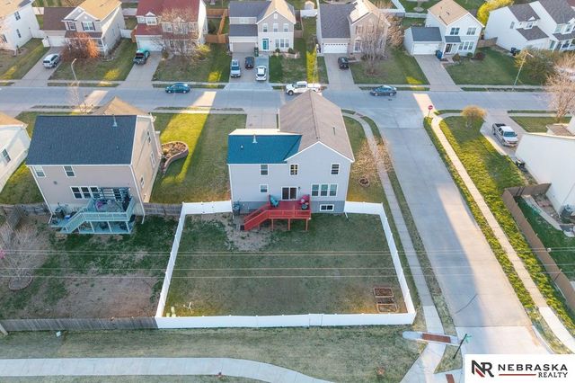2201 S River Rock Dr Drive, Papillion, NE 68046