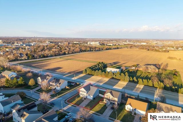 2201 S River Rock Dr Drive, Papillion, NE 68046