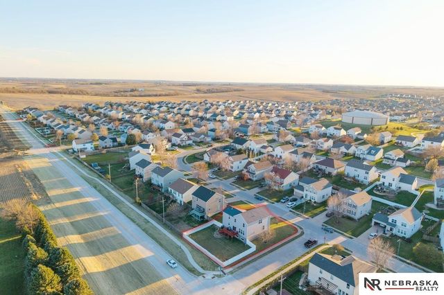 2201 S River Rock Dr Drive, Papillion, NE 68046
