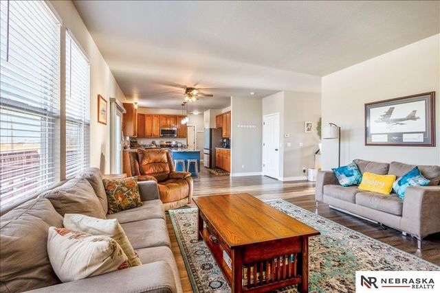 2201 S River Rock Dr Drive, Papillion, NE 68046